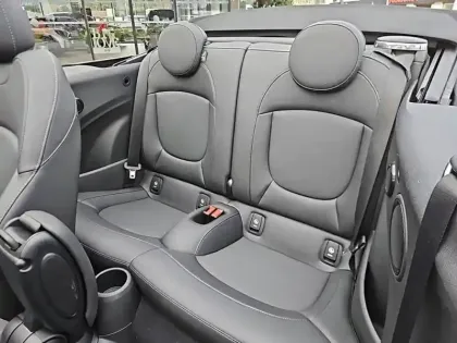 Photo 13 Mini Mini Cabriolet Cooper S 178 ch DKG7