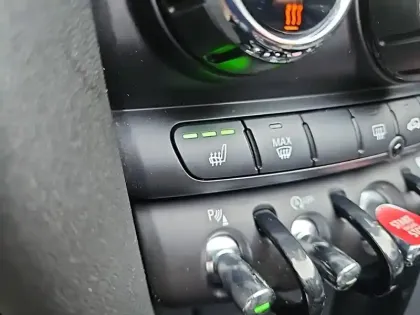 Photo 25 Mini Mini Cabriolet Cooper S 178 ch DKG7