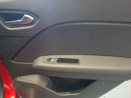 Photo 28 Renault Captur  mild hybrid 160 EDC