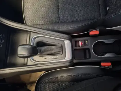 Photo 43 Renault Captur  mild hybrid 160 EDC