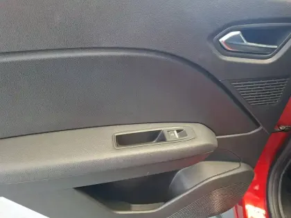 Photo 18 Renault Captur  mild hybrid 160 EDC