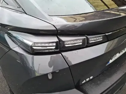 Photo 56 Peugeot 408  PHEV 225 e-EAT8