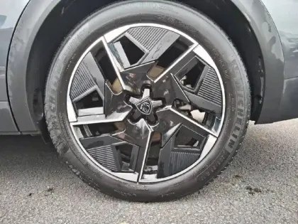 Photo 32 Peugeot 408  PHEV 225 e-EAT8