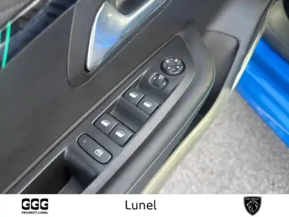 Photo 31 Peugeot 208  PureTech 100 S&S BVM6