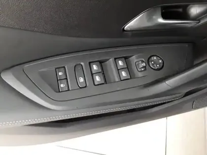 Photo 19 Peugeot 308  Hybrid 145 e-DCS6