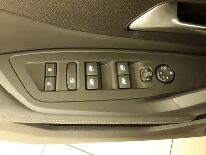 Photo 62 Peugeot 308  Hybrid 145 e-DCS6