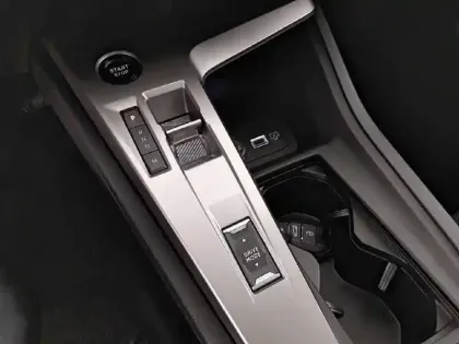 Photo 13 Peugeot 308  Hybrid 145 e-DCS6