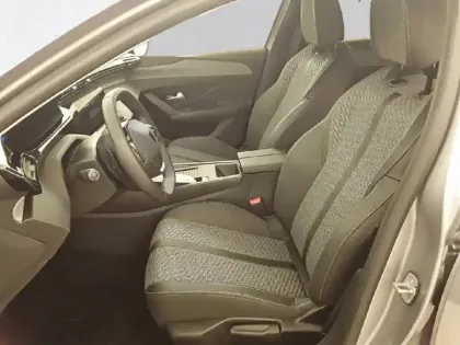 Photo 31 Peugeot 308  Hybrid 145 e-DCS6