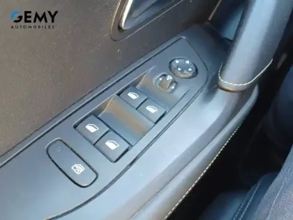 Photo 14 Peugeot 2008  Electrique 136 ch