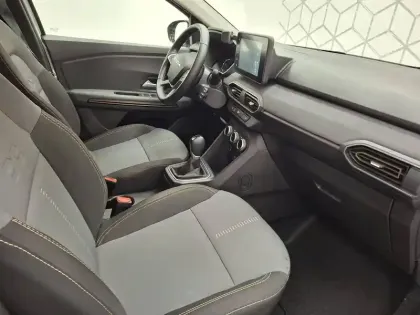 Photo 30 Dacia Jogger  Hybrid 140 5 places