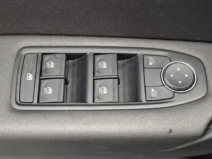 Photo 32 Renault Captur  TCe 90