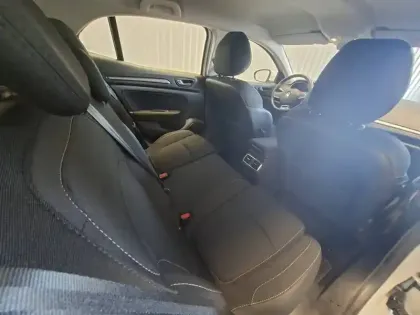 Photo 26 Renault Megane Mégane IV Berline Blue dCi 115