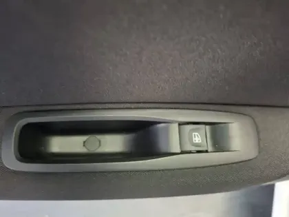 Photo 19 Renault Megane Mégane IV Berline Blue dCi 115