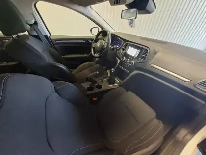 Photo 29 Renault Megane Mégane IV Berline Blue dCi 115