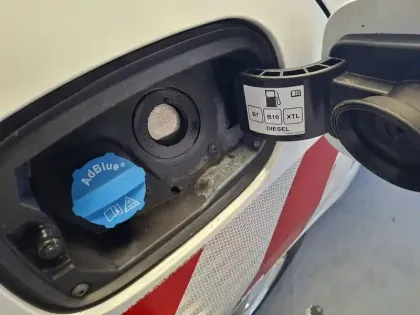 Photo 24 Renault Megane Mégane IV Berline Blue dCi 115