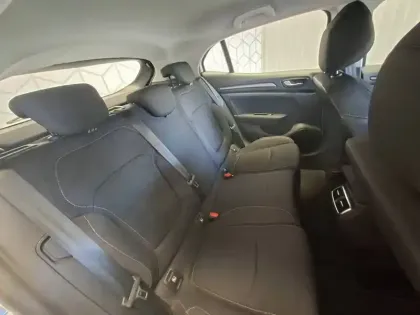 Photo 27 Renault Megane Mégane IV Berline Blue dCi 115