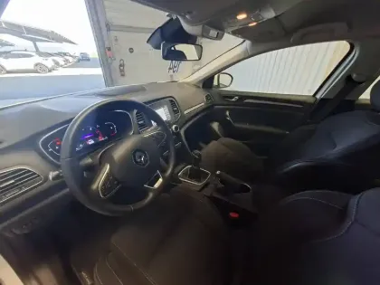 Photo 9 Renault Megane Mégane IV Berline Blue dCi 115