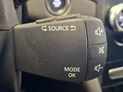 Photo 36 Renault Megane Mégane IV Berline Blue dCi 115