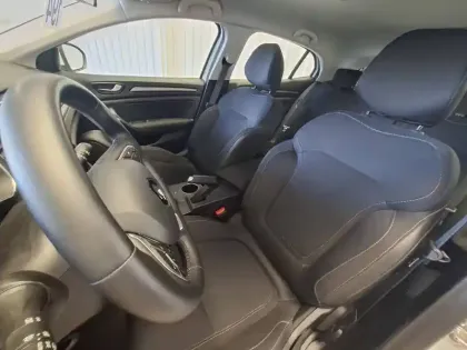 Photo 17 Renault Megane Mégane IV Berline Blue dCi 115