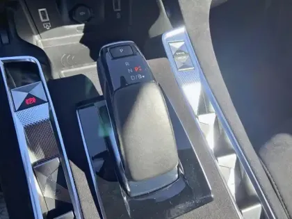 Photo 23 DS DS 7 DS7 Crossback Hybride E-Tense 225 EAT8 Performance Line+