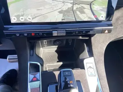 Photo 12 DS DS 7 DS7 Crossback Hybride E-Tense 225 EAT8 Performance Line+