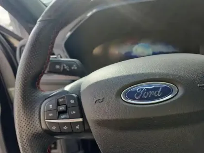 Photo 17 Ford Kuga  2.5 Duratec 225 ch PHEV Powershift ST-Line