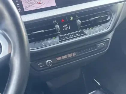 Photo 18 BMW Serie 1 Gén. III (F40) Ph2 M Sport 5