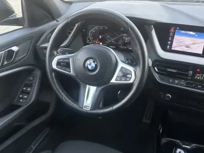 Photo 16 BMW Serie 1 Gén. III (F40) Ph2 M Sport 5