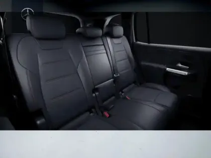 Photo 8 Mercedes GLB  200 d AMG Line