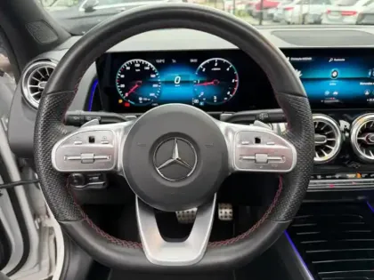 Photo 37 Mercedes GLB  200 d AMG Line