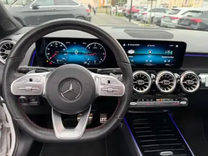 Photo 32 Mercedes GLB  200 d AMG Line