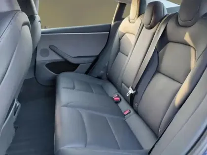 Photo 12 Tesla Model 3 Standard RWD  283 ch 