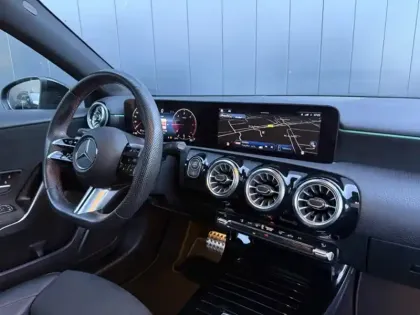 Photo 9 Mercedes Classe A 200 d AMG Line