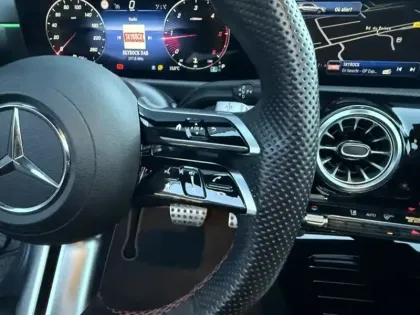 Photo 21 Mercedes Classe A 200 d AMG Line