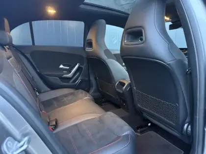 Photo 11 Mercedes Classe A 200 d AMG Line