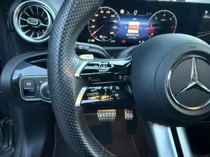 Photo 20 Mercedes Classe A 200 d AMG Line