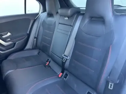 Photo 10 Mercedes Classe A 180 AMG Line