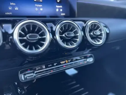 Photo 15 Mercedes Classe A 180 AMG Line