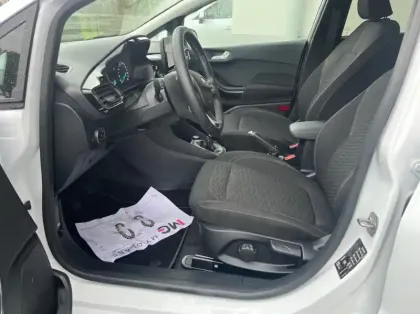 Photo 31 Ford Fiesta Gén. V Ph2 Titanium Business 5