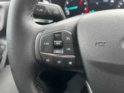 Photo 36 Ford Fiesta Gén. V Ph2 Titanium Business 5