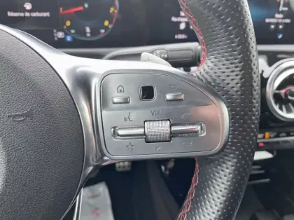 Photo 18 Mercedes Classe A 180 136ch AMG Line 7G-DCT