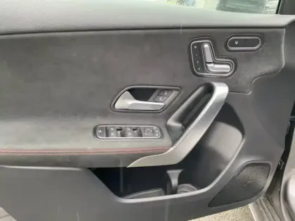 Photo 5 Mercedes Classe A 180 136ch AMG Line 7G-DCT