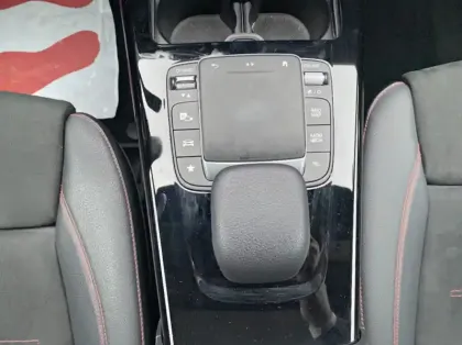 Photo 17 Mercedes Classe A 180 136ch AMG Line 7G-DCT