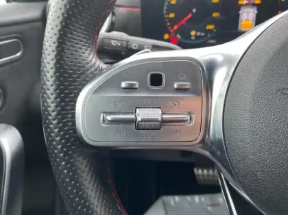 Photo 16 Mercedes Classe A 180 136ch AMG Line 7G-DCT