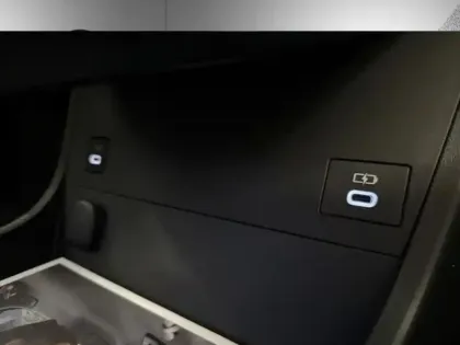 Photo 16 Toyota C-HR Design Grande Autonomie 77 kWh 224ch +