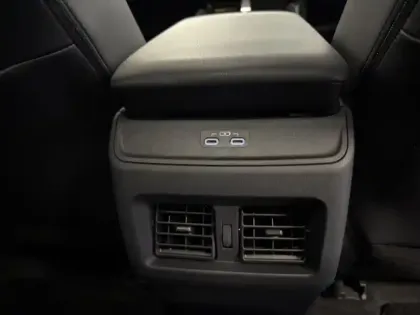 Photo 14 Toyota C-HR Design Grande Autonomie 77 kWh 224ch +