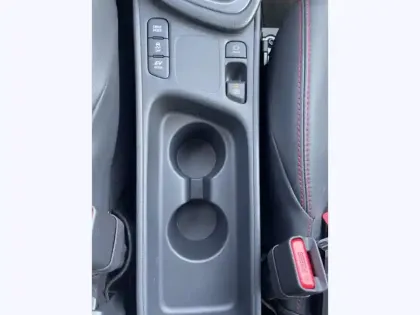 Photo 15 Toyota Yaris Hybride 130h GR SPORT