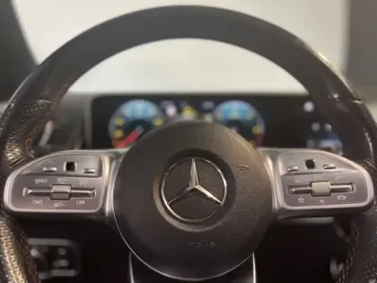 Photo 7 Mercedes GLB 200 d 150ch AMG Line 8G-DCT