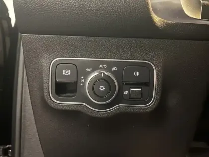 Photo 24 Mercedes GLB 200 d 150ch AMG Line 8G-DCT