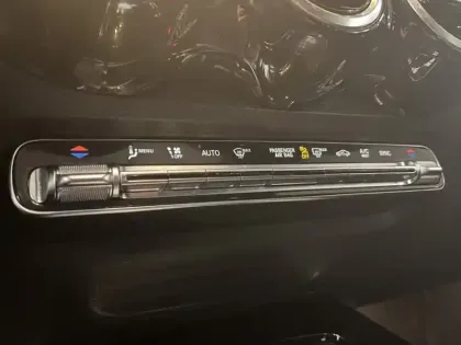 Photo 12 Mercedes GLB 200 d 150ch AMG Line 8G-DCT